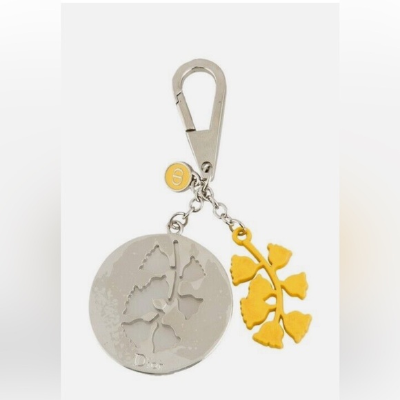 ✨NEW✨ Dior Lily of the Valley Key Chain - Picture 1 of 2